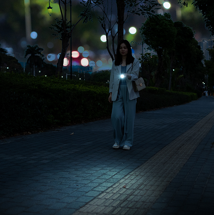 Latarka LED Fenix E05R czarna - obrazek 10