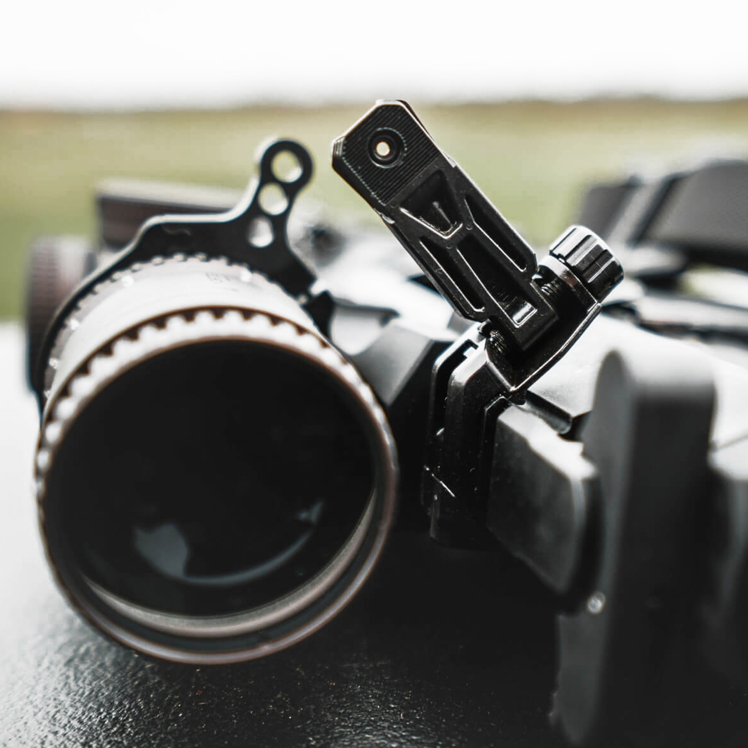 Celownik przeziernikowy składany Magpul MBUS Pro Offset MAG526 - obrazek 4