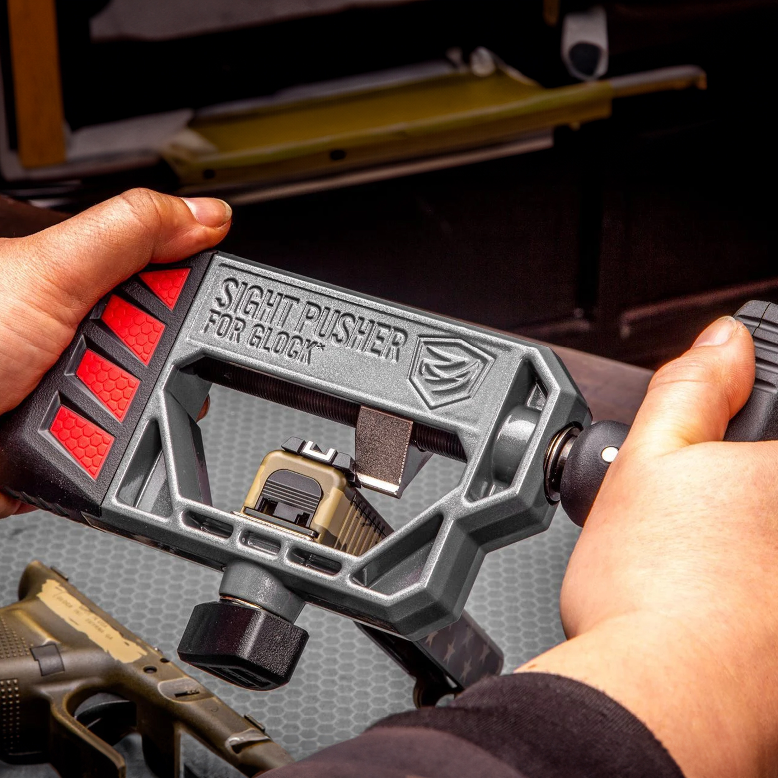 Narzędzie do montażu szczerbinki Real Avid Glock Sight Pusher - obrazek 4