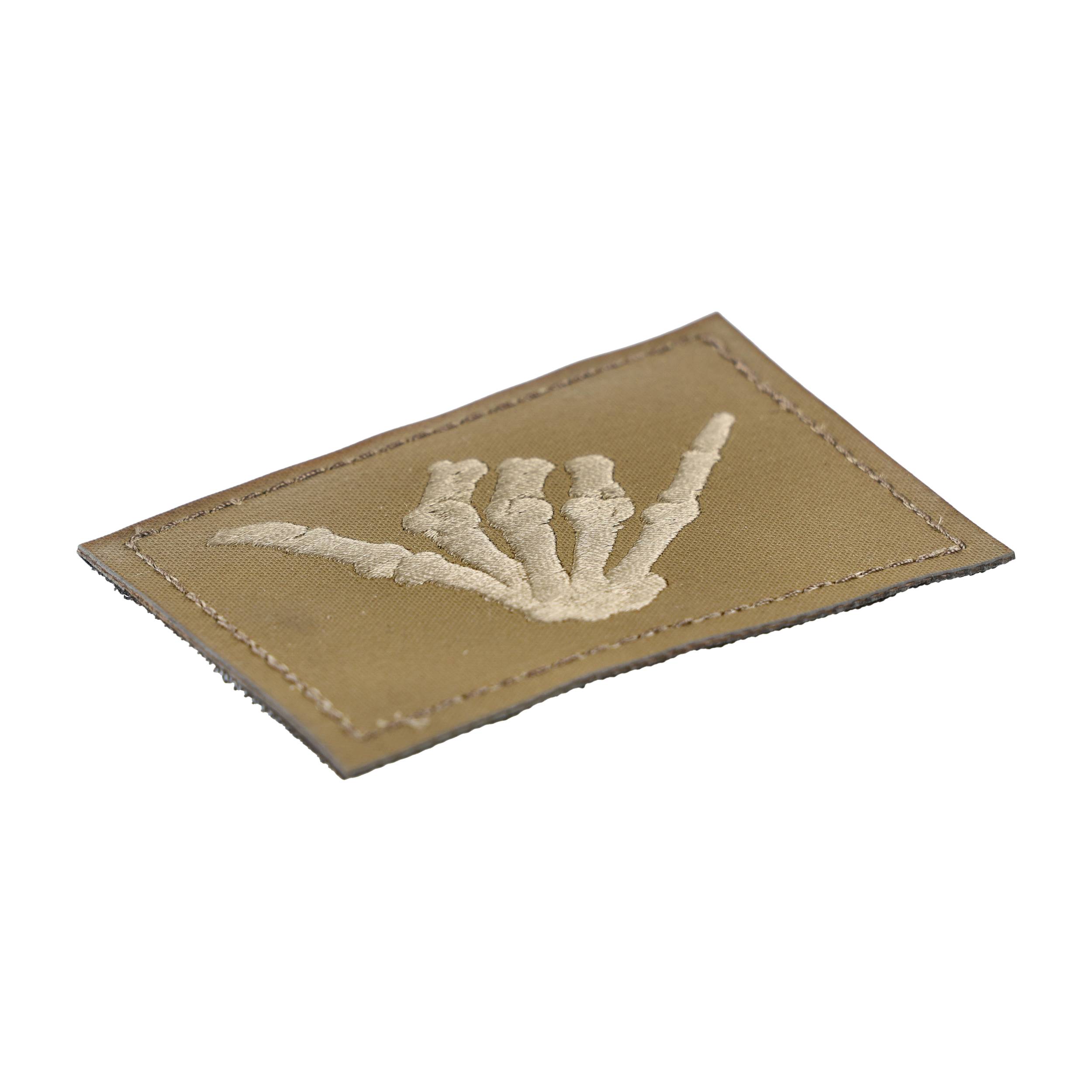 Naszywka GTG Skeleton Shaka Coyote Brown - obrazek 2