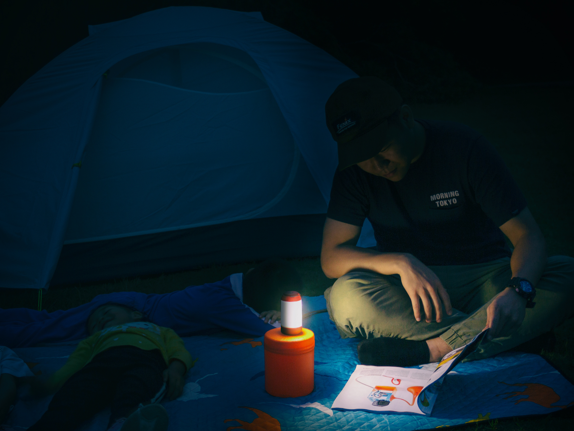 Lampa kempingowa Fenix CL26R czarna - obrazek 2