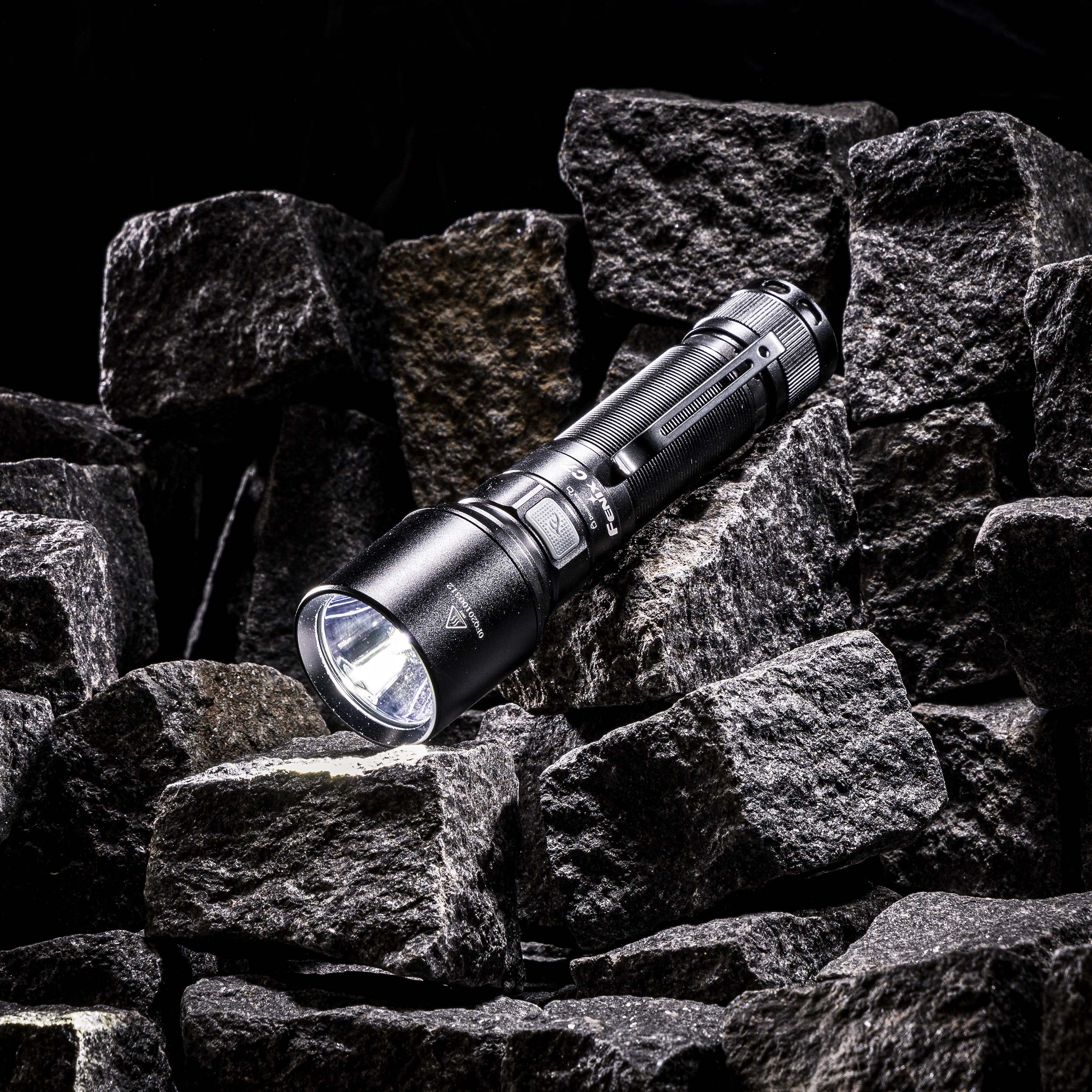 Latarka LED Fenix C7 czarna - obrazek 4