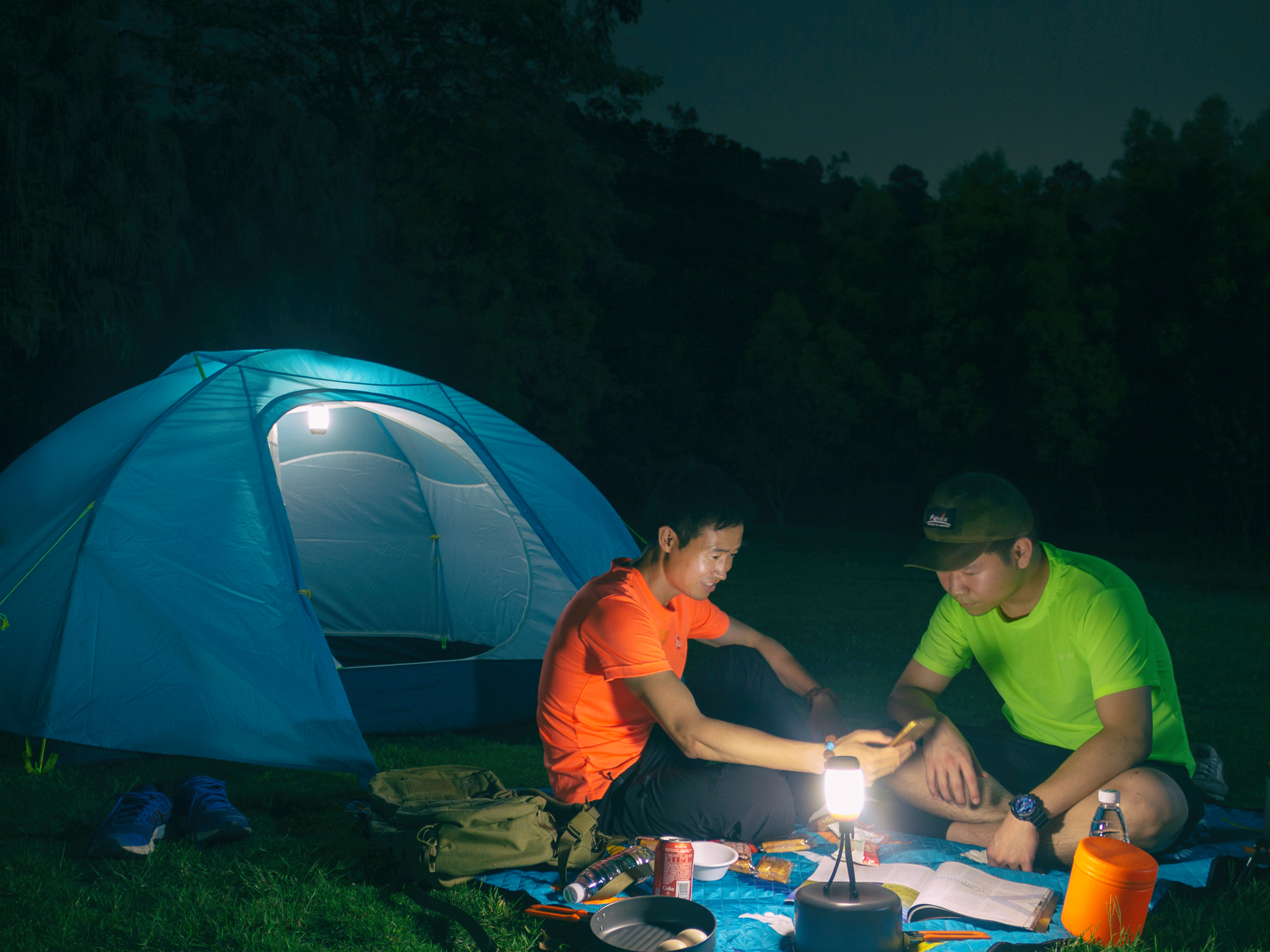 Lampa kempingowa Fenix CL26R czerwona - obrazek 2