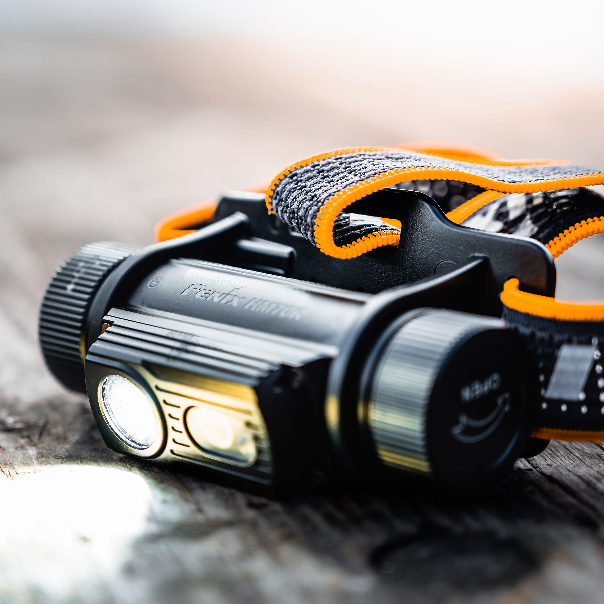 Latarka czołowa Fenix HM70R - obrazek 10