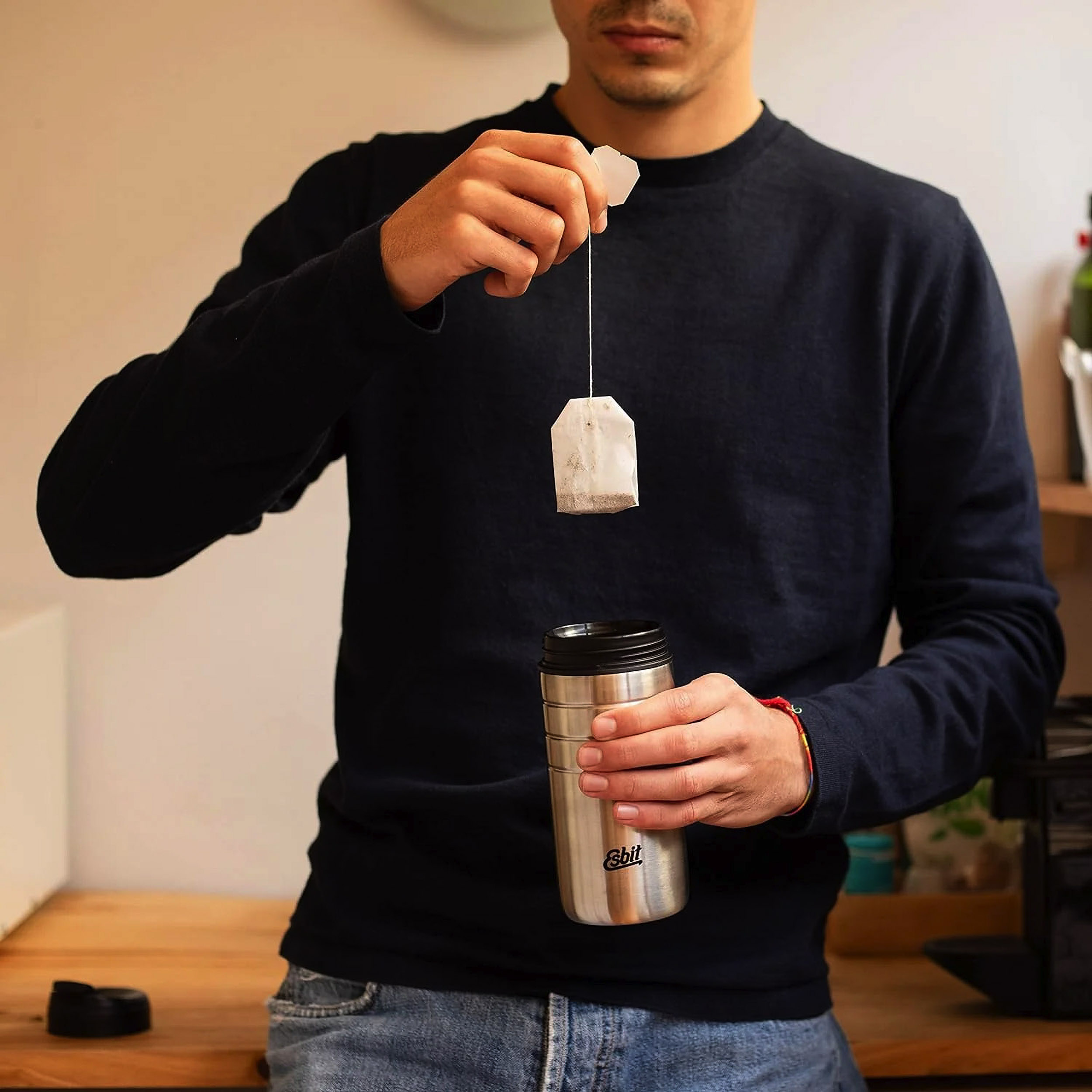 Kubek Esbit Majoris Thermo Mug Flip Top 450 ml srebrny - obrazek 7