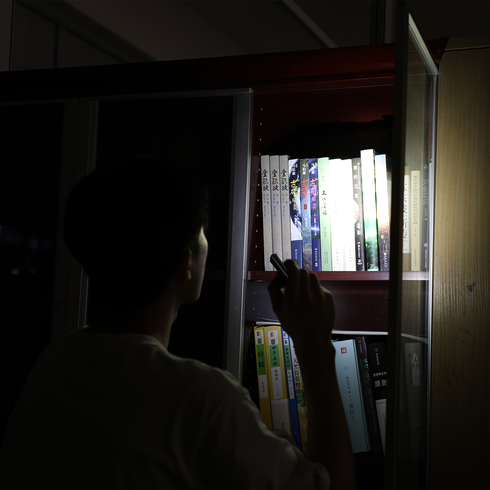 Długopis z latarką Fenix T6 czarny - obrazek 4