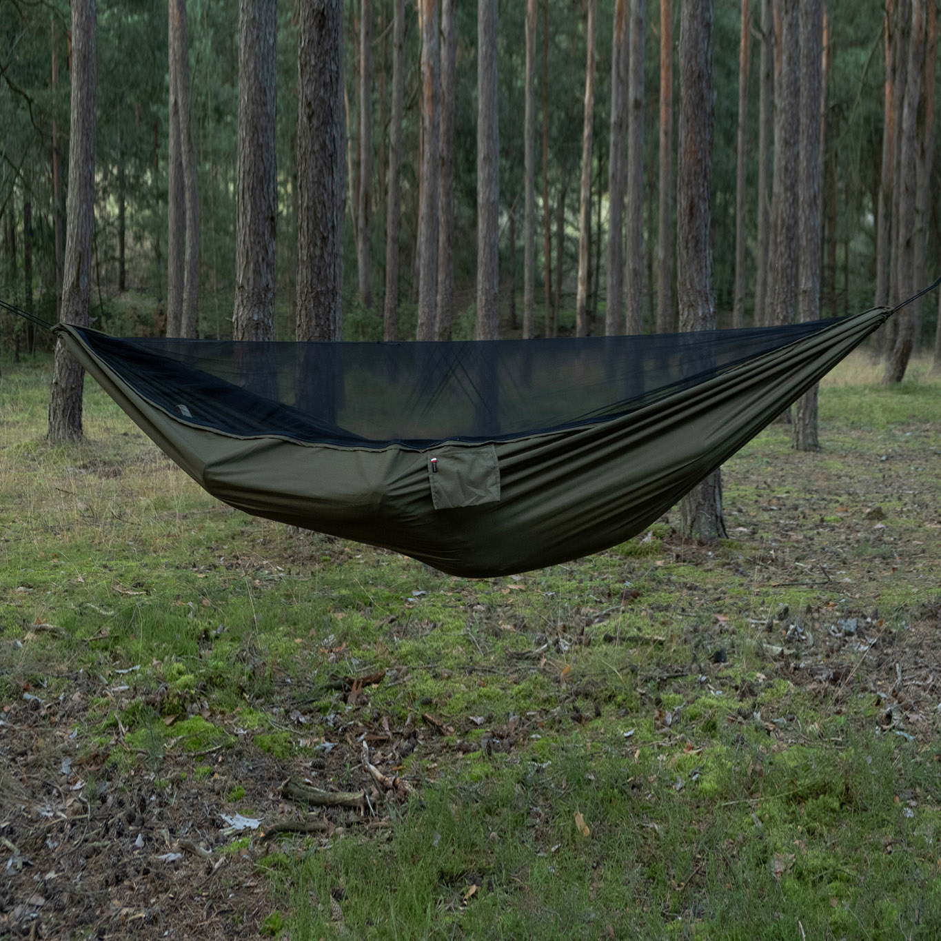 Hamak TigerWood kempingowy Bizon Long 3,5m z moskitierą oliwkowy - obrazek 6