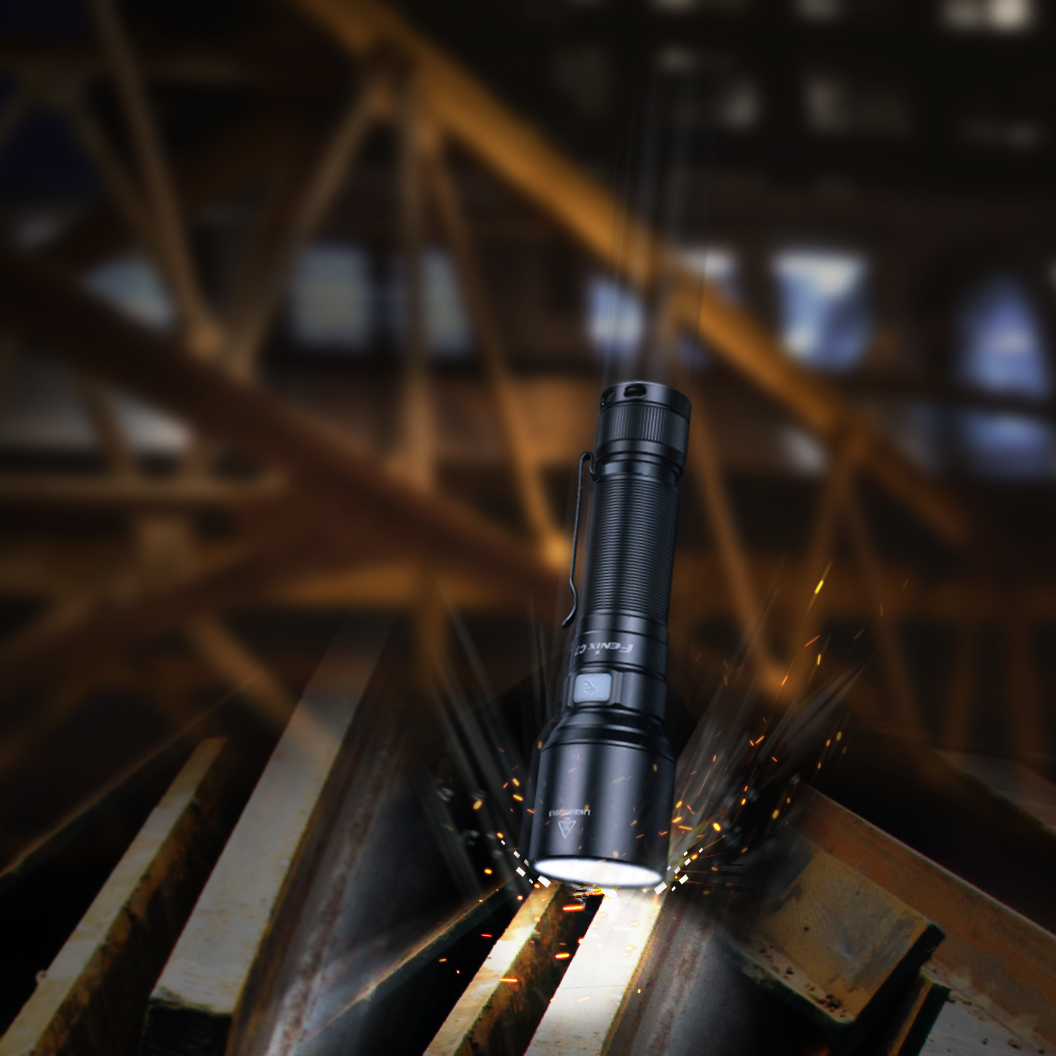 Latarka LED Fenix C7 czarna - obrazek 9