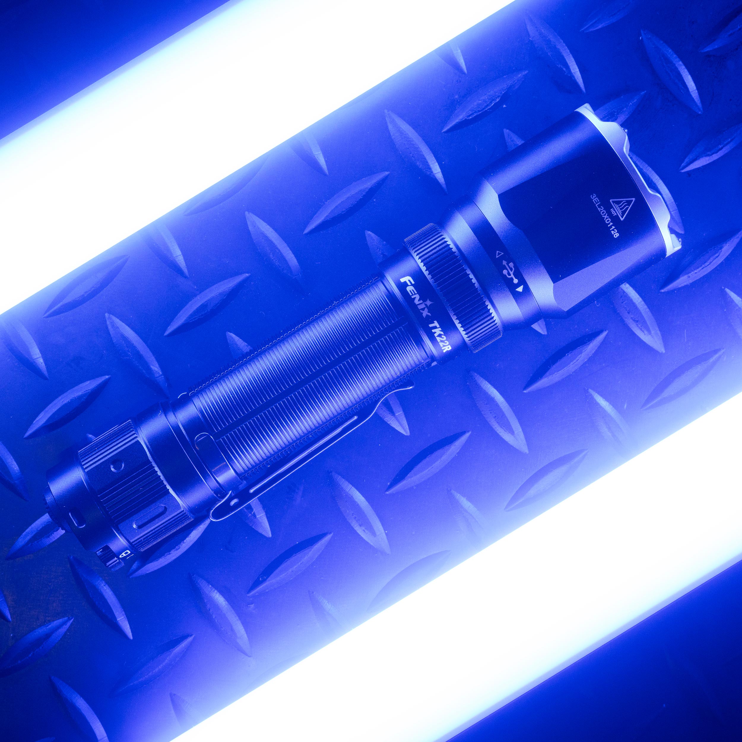 Latarka taktyczna LED Fenix TK22R - obrazek 6