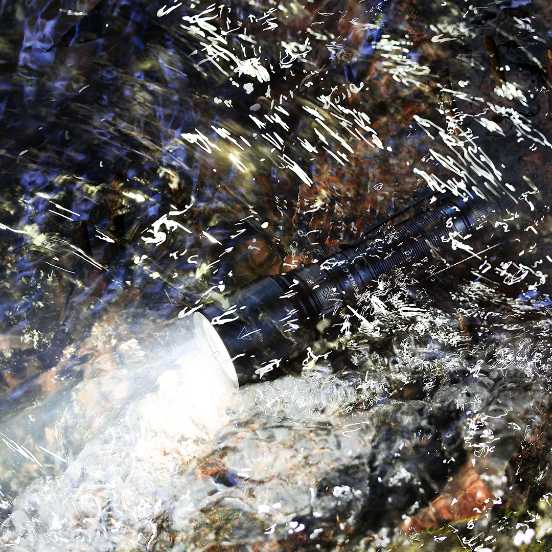 Latarka LED Fenix C7 czarna - obrazek 2