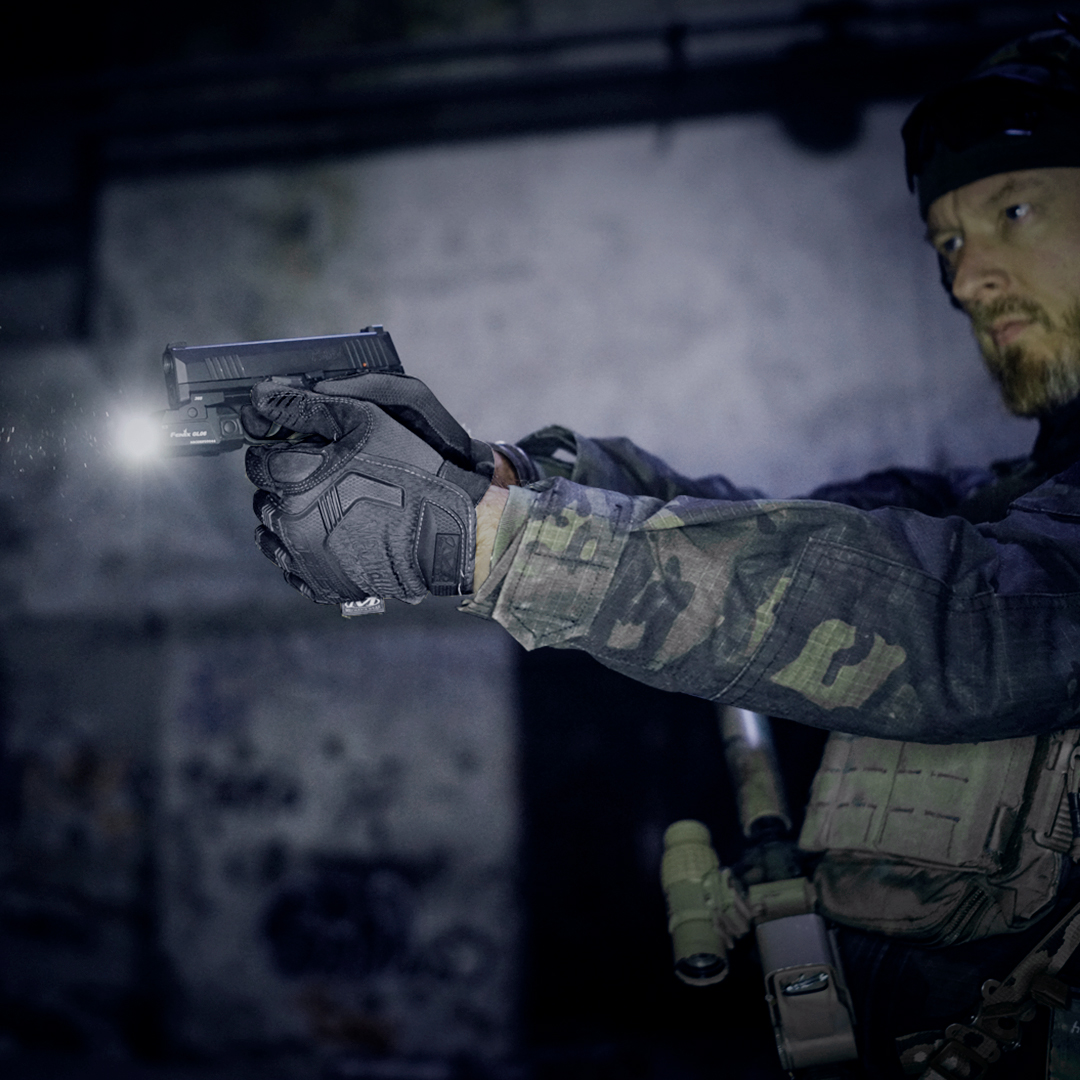 Latarka na broń Fenix GL06 - obrazek 8