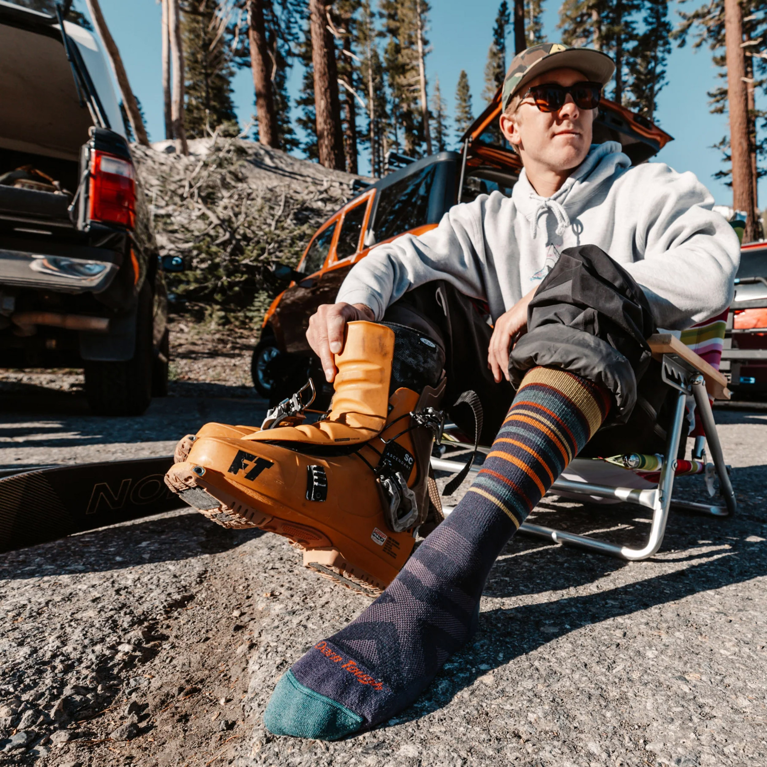 Skarpety termiczne męskie Darn Tough Snowpack Blackberry 43-45.5 - obrazek 5