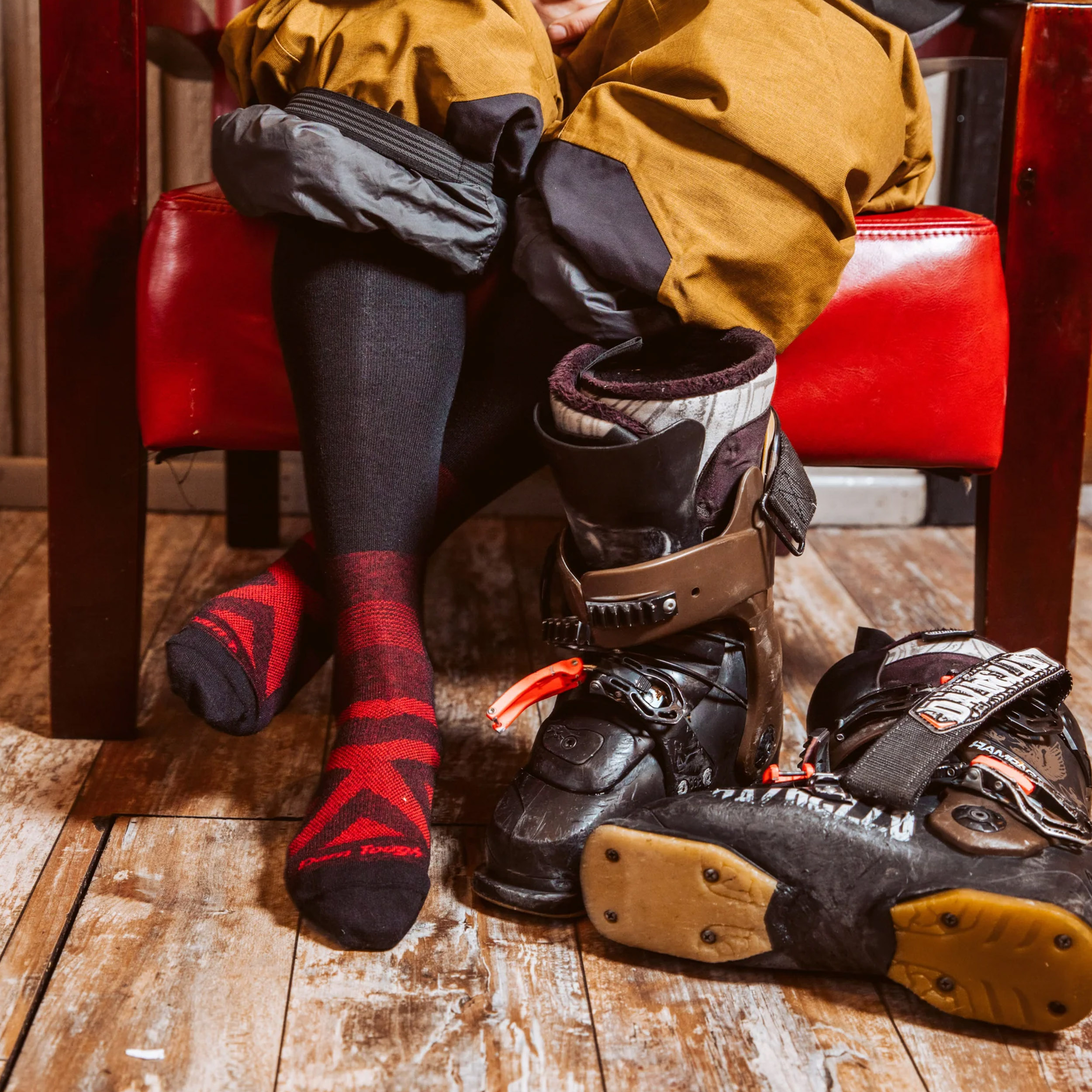 Skarpety termiczne męskie Darn Tough RFL Thermolite Black 41-42.5 - obrazek 5