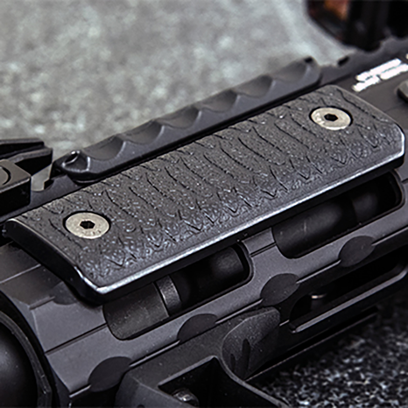 Panel osłony Leapers UTG M-LOK czarny 4 szt. - obrazek 3